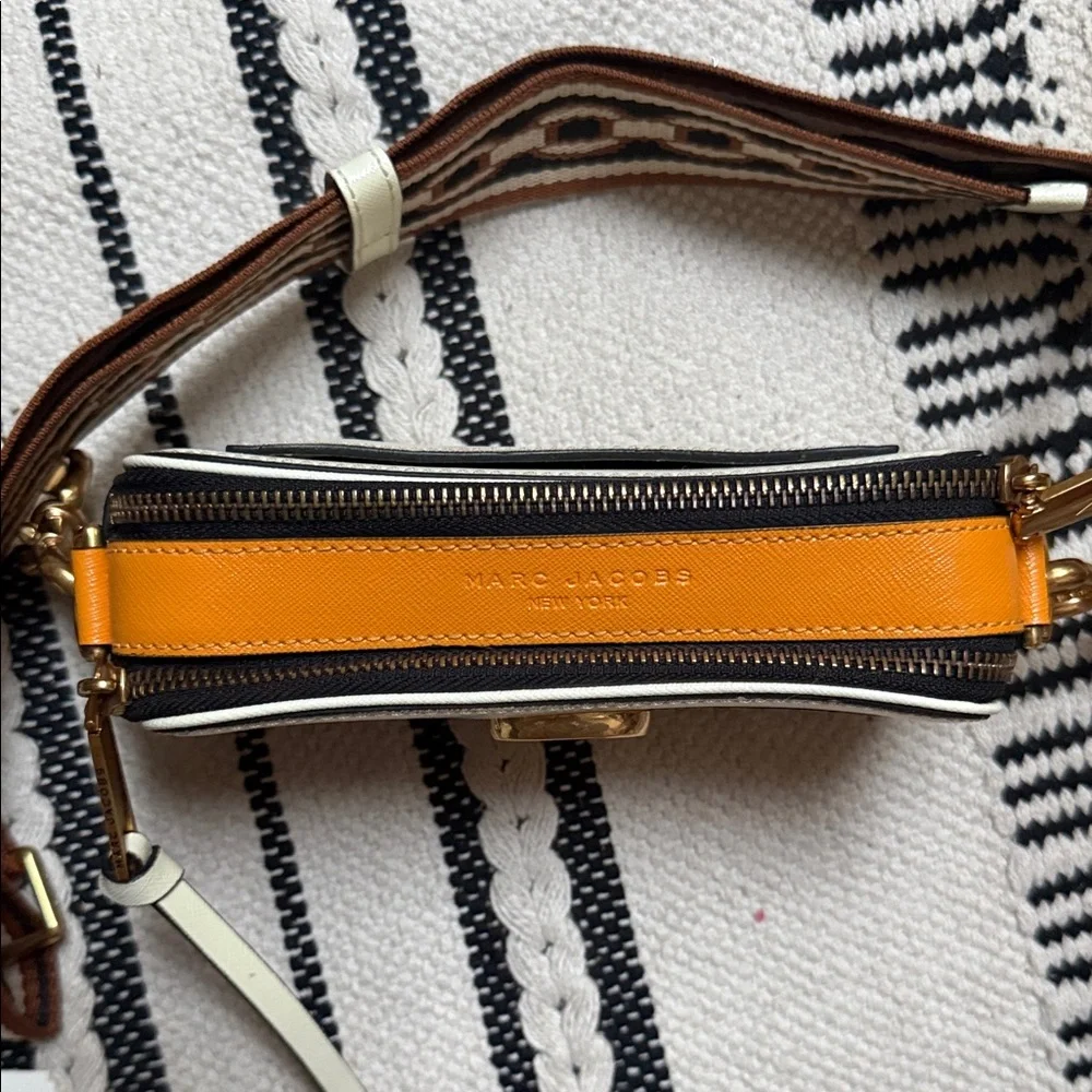 Marc Jacobs Cream and Orange Crossbody Bag - Picture 3 of 5